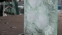 شکستن شیشه ضدگلوله